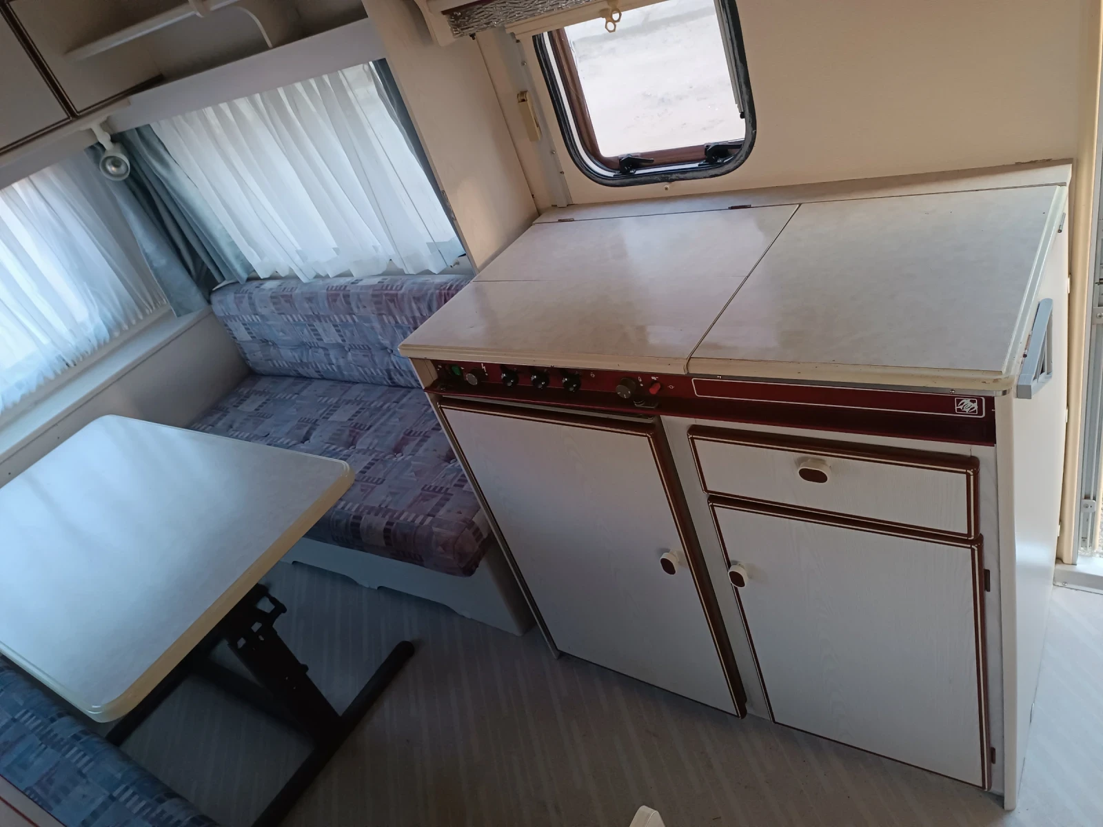 Каравана Adria Knaus, снимка 7 - Каравани и кемпери - 53850155