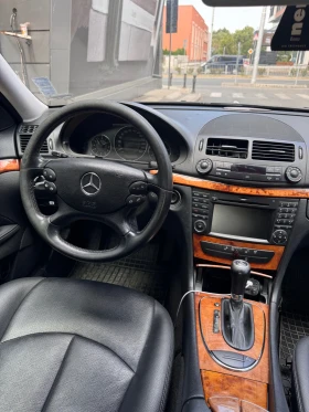 Mercedes-Benz E 220 2.2, снимка 11