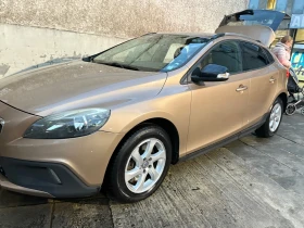 Volvo V40 Cross Country  - изображение 1