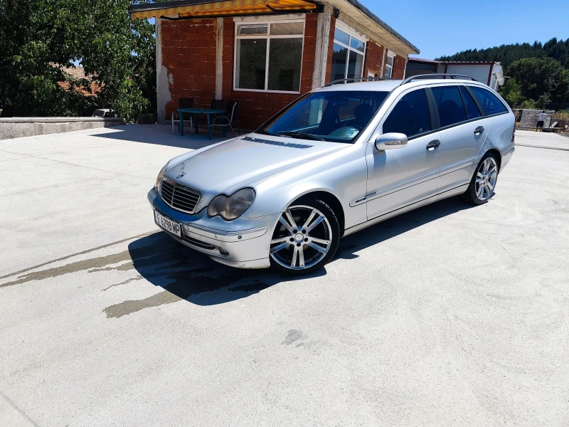 Mercedes-Benz C 220, снимка 3 - Автомобили и джипове - 52205179
