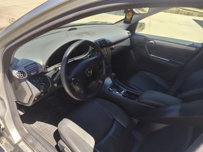 Mercedes-Benz C 220, снимка 5 - Автомобили и джипове - 52205179