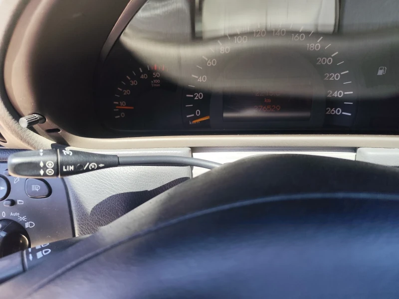 Mercedes-Benz C 220, снимка 6 - Автомобили и джипове - 52205179