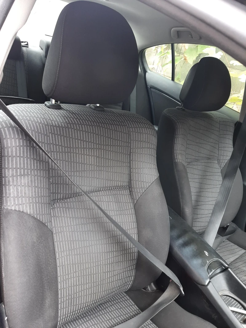 Toyota Avensis, снимка 6 - Автомобили и джипове - 52214656