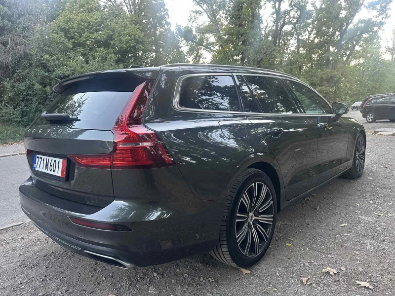Volvo V60 B4 Inscription, снимка 5 - Автомобили и джипове - 52910537