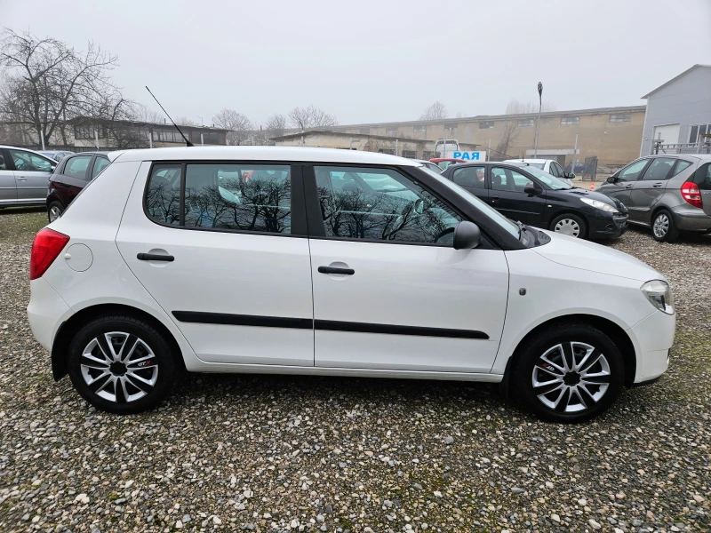 Skoda Fabia 1.4 бензин 85кс Facelift, снимка 2 - Автомобили и джипове - 53286673