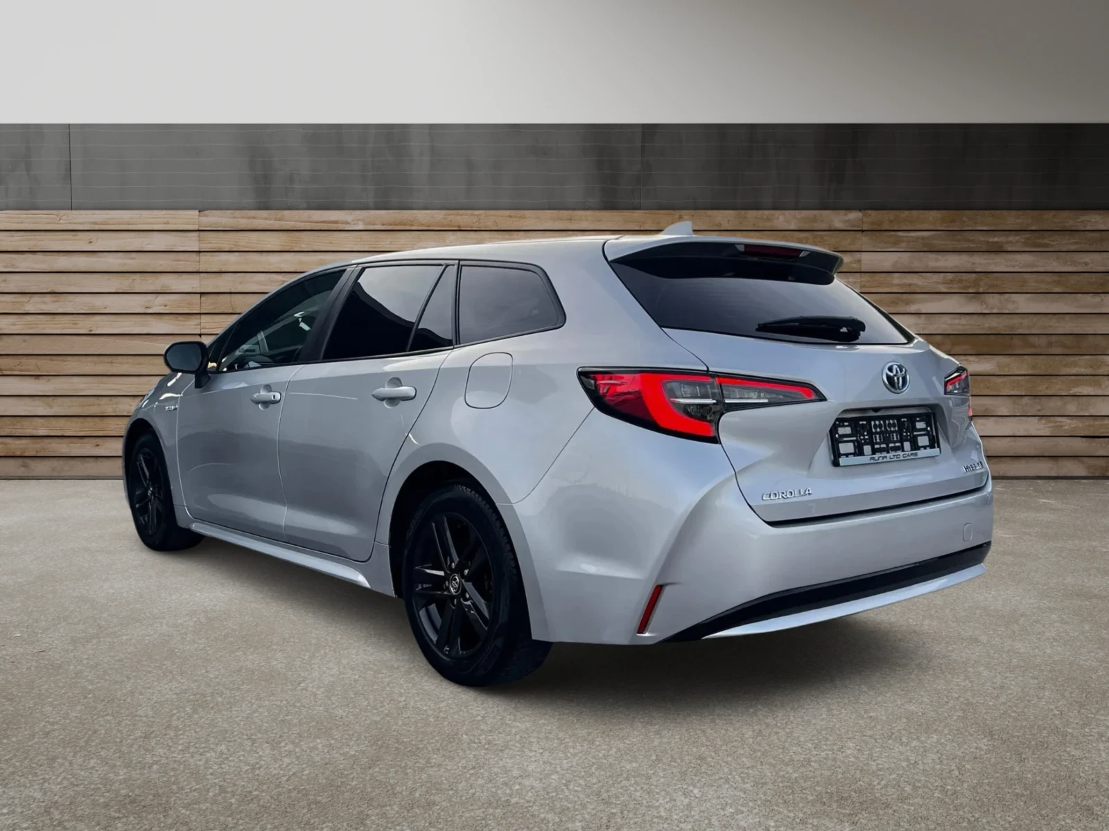 Toyota Corolla Touring Hybrid Подгрев Камера Lane Assist Distroni - изображение 6