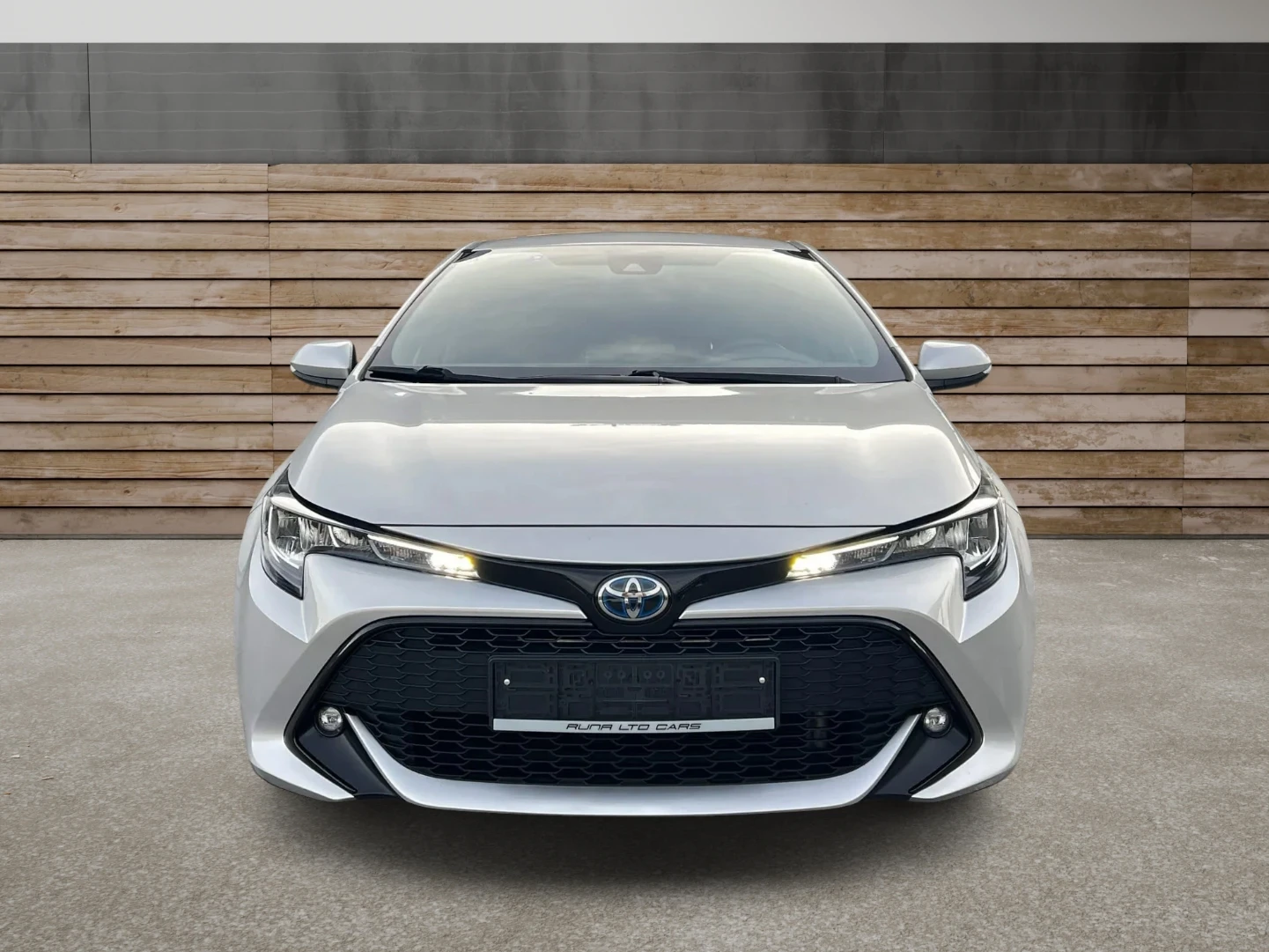 Toyota Corolla Touring Hybrid Подгрев Камера Lane Assist Distroni - изображение 2