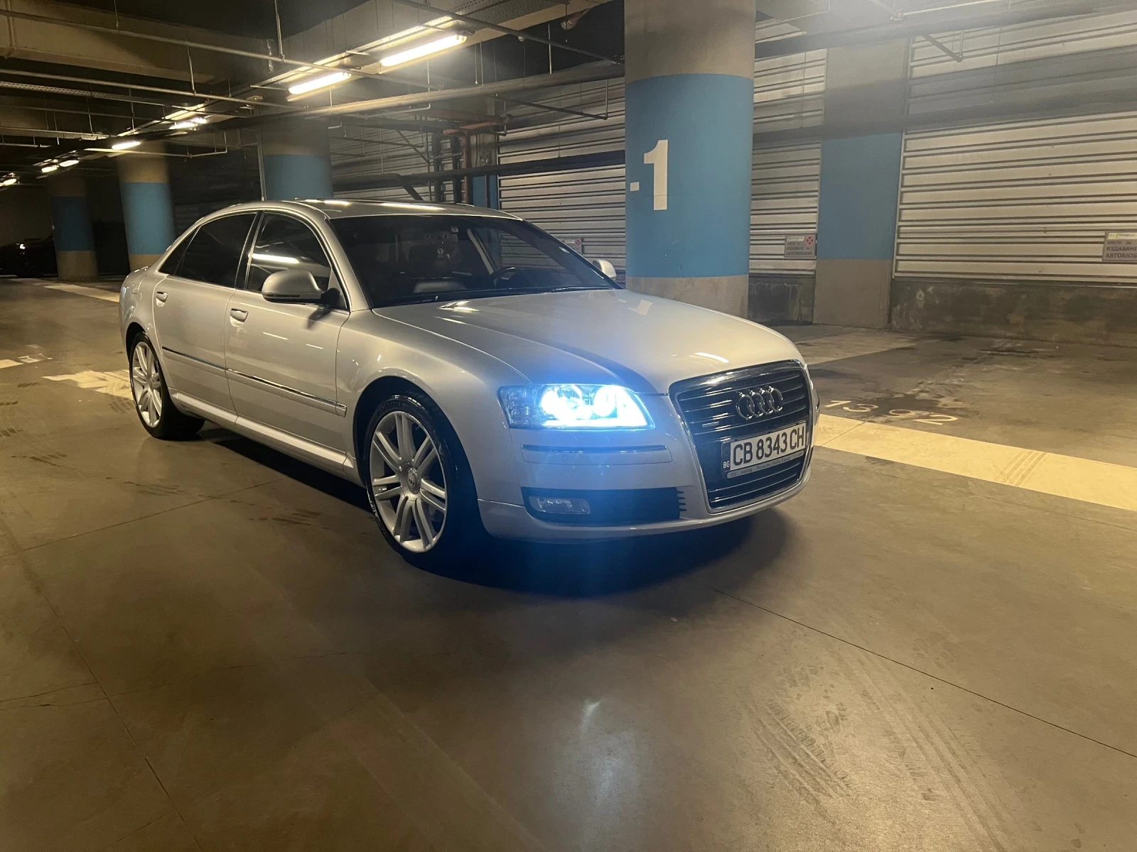 Audi A8 4.2FSI LONG - изображение 2