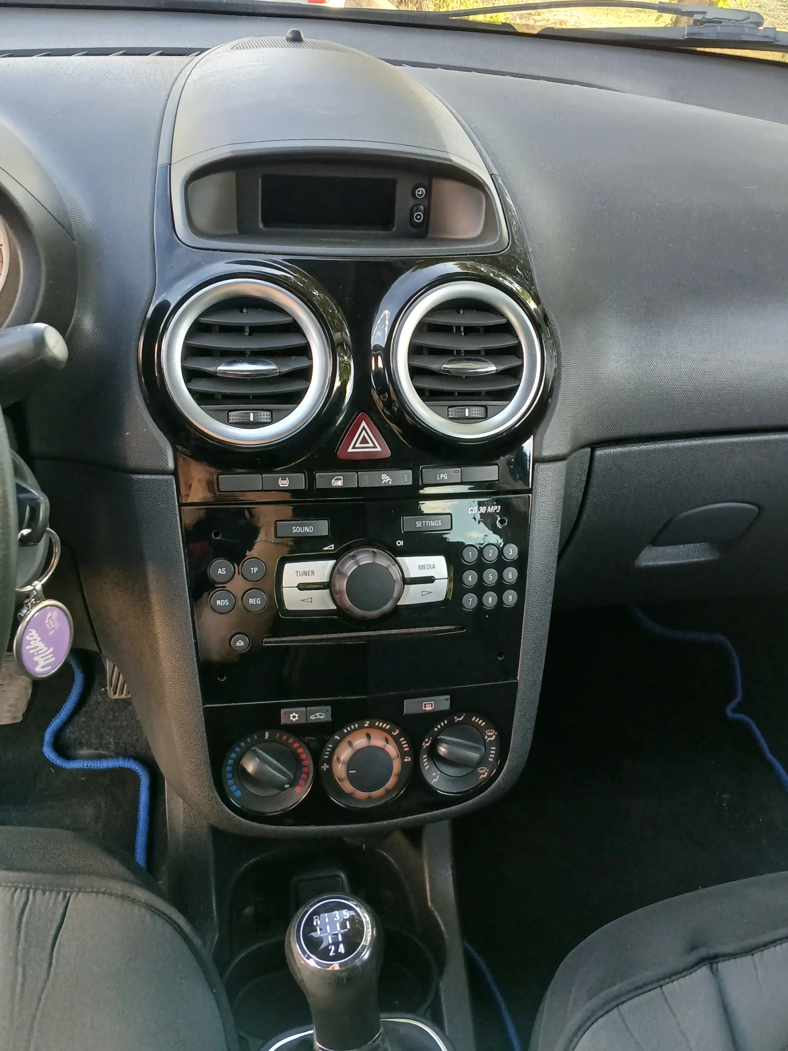 Opel Corsa  - изображение 8
