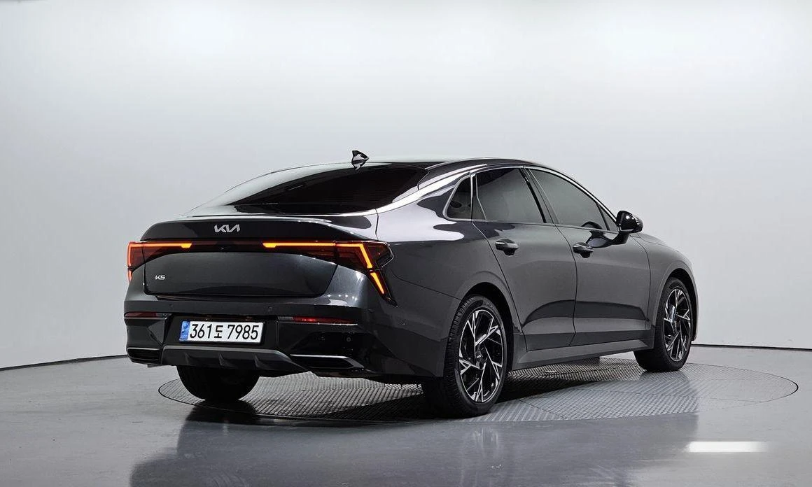 Kia K5 2.0 Signature * НАЙ-ДОБРА ЦЕНА В БЪЛГАРИЯ*  - изображение 2