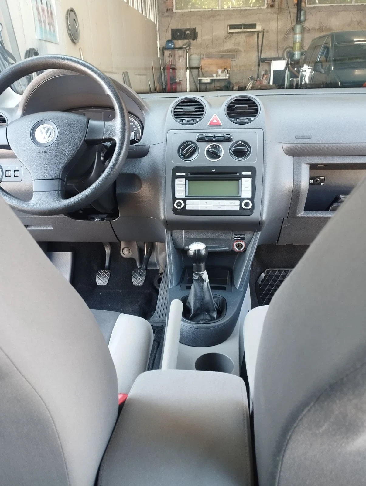 VW Caddy 2.0 - изображение 8