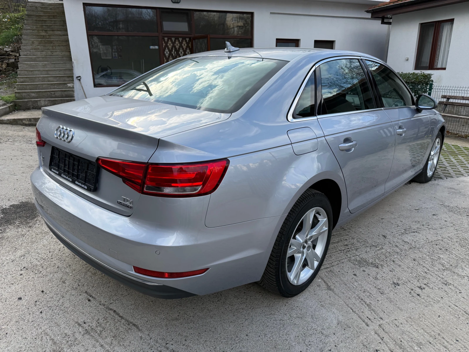 Audi A4 2.0TDI Quattro.190к.с. - изображение 4