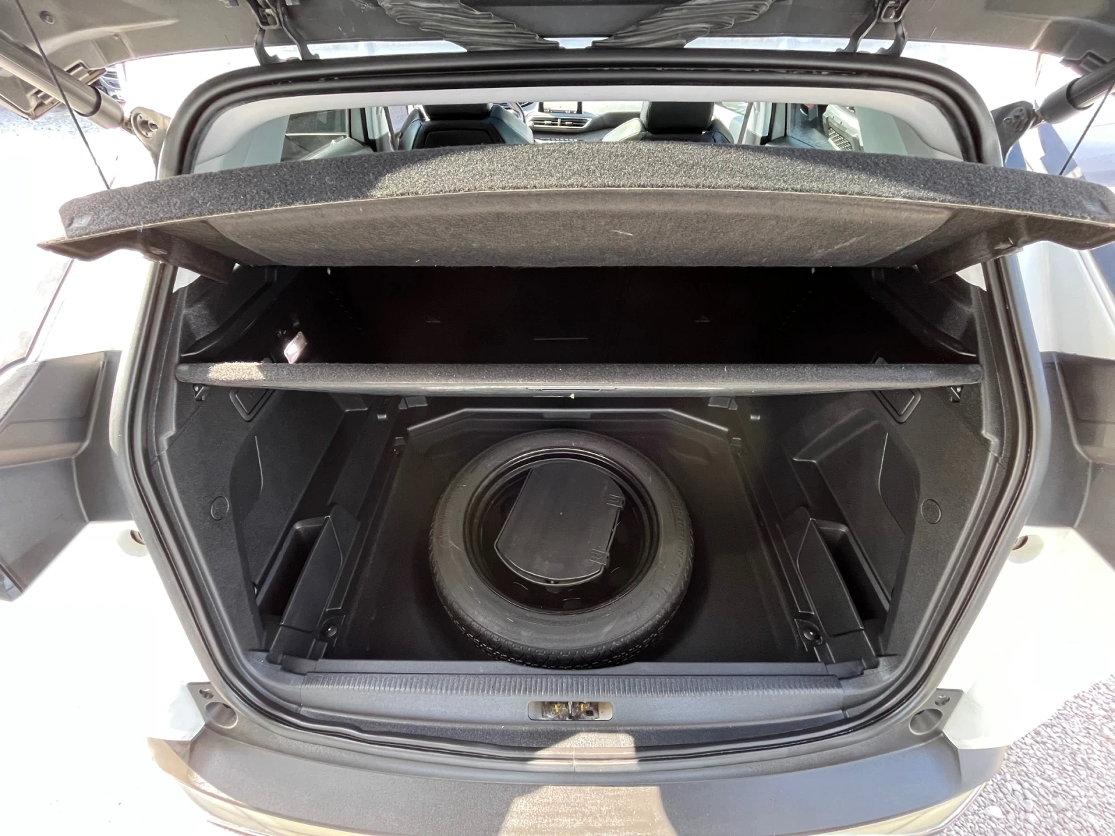 Peugeot 3008 1.6HDi / Panorama / Allure, снимка 14 - Автомобили и джипове - 53765649