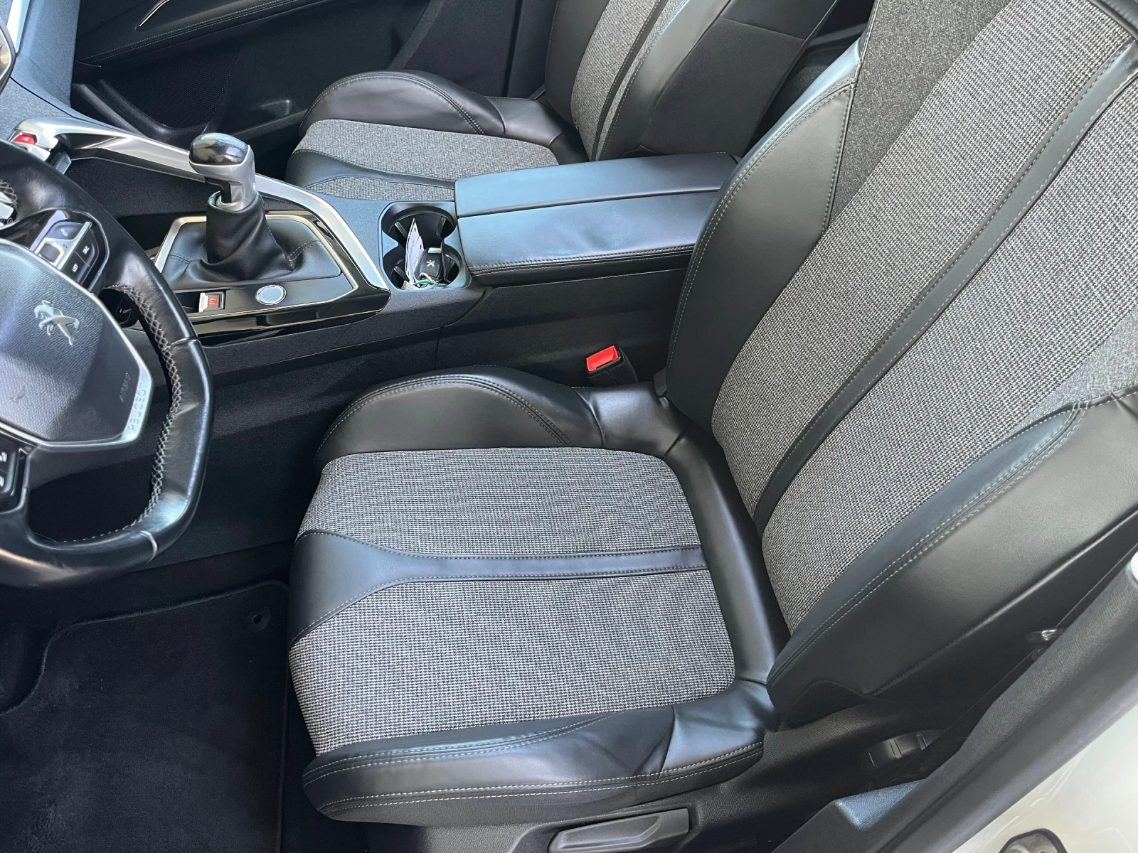 Peugeot 3008 1.6HDi / Panorama / Allure, снимка 10 - Автомобили и джипове - 53765649