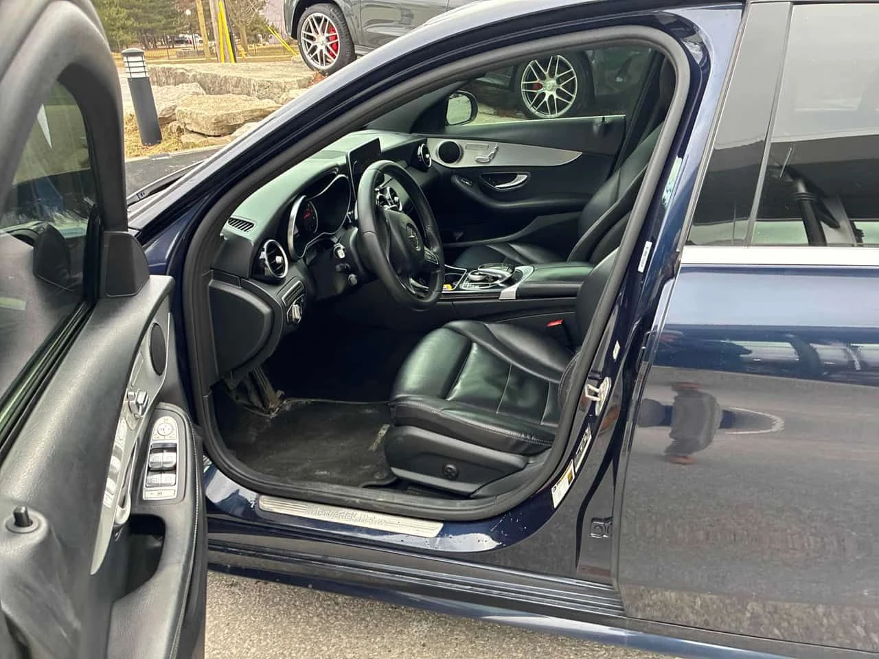 Mercedes-Benz C 300 CARFAX/ПАНОРАМА/ПРЕДСТАВИТЕЛСТВО НА MERCEDES, снимка 7 - Автомобили и джипове - 53834811