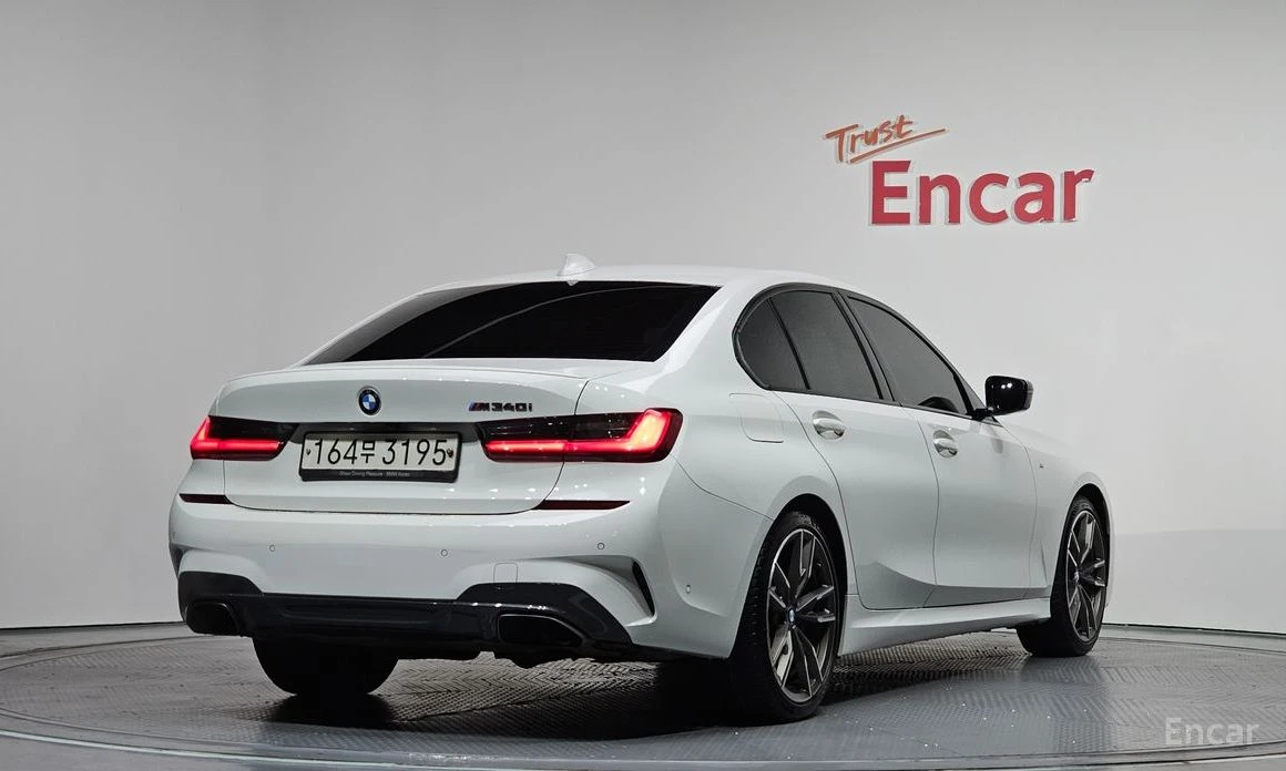 BMW 340 LASER* DISTRONIC* HARMAN KARDON* HEAD-UP* 360 CAM*, снимка 4 - Автомобили и джипове - 53866697