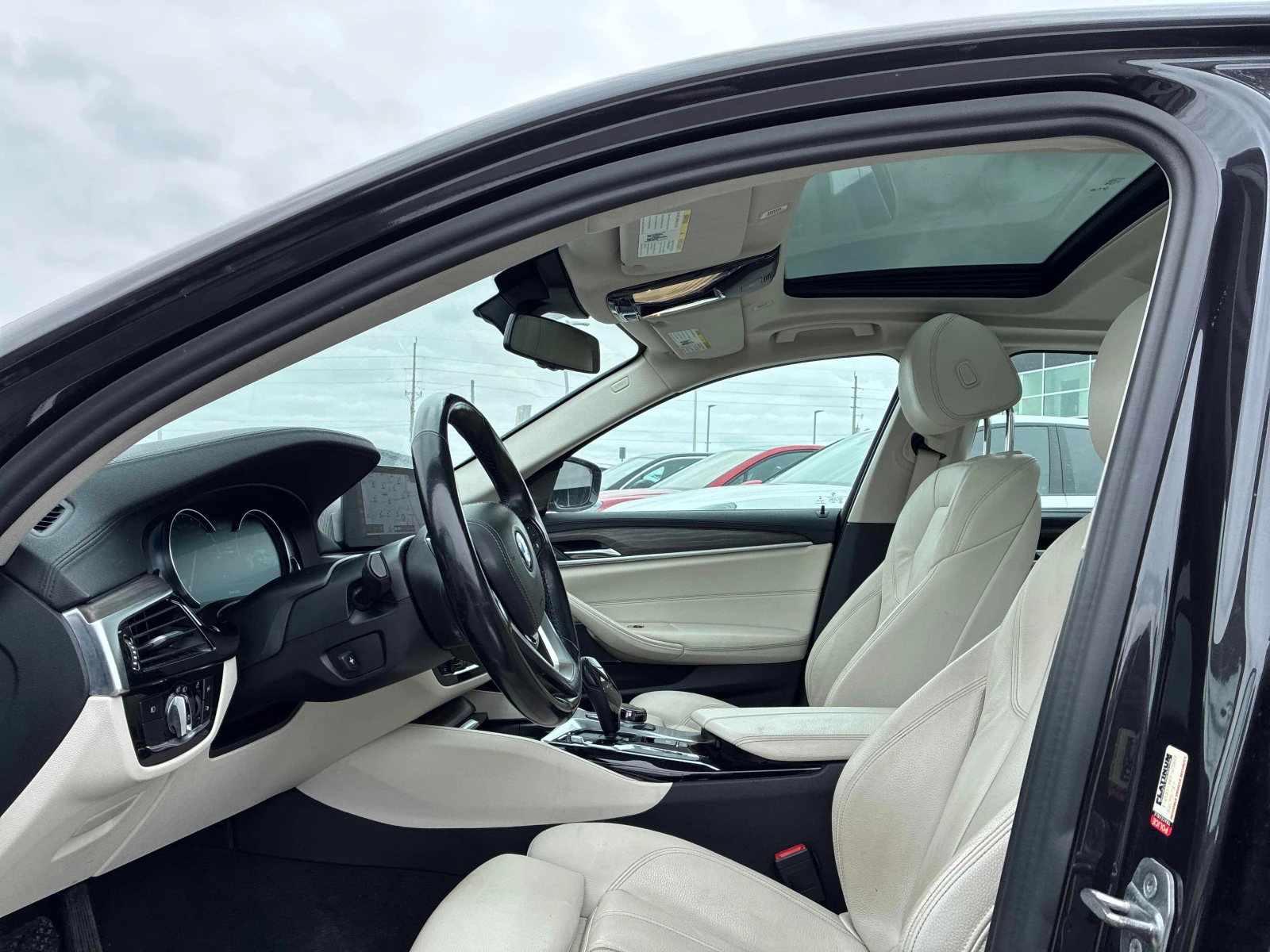 BMW 530 XDRIVE* ХЕДЪП* ПОДГРЕВ* КАМЕРА* КЕЙЛЕС* , снимка 11 - Автомобили и джипове - 53904216