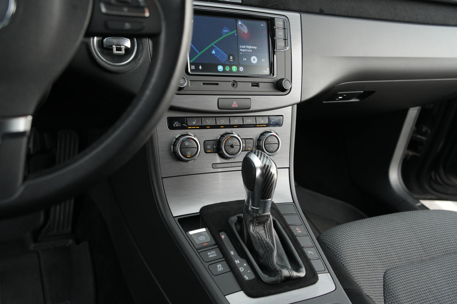 VW Passat ComfortLine, 2.0 TDI, 140 к.с., BlueMotion, снимка 8 - Автомобили и джипове - 54305626