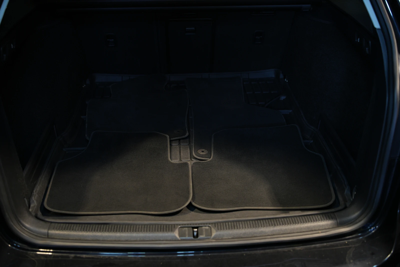 VW Passat ComfortLine, 2.0 TDI, 140 к.с., BlueMotion, снимка 14 - Автомобили и джипове - 54305626