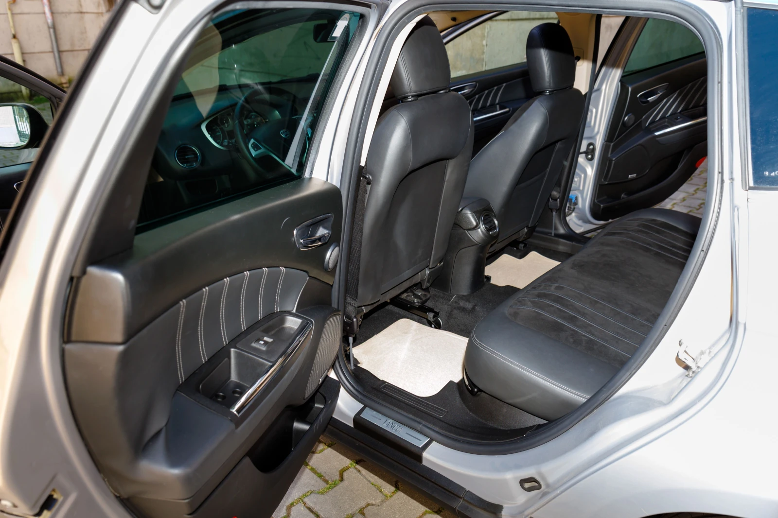 Lancia Delta, снимка 13 - Автомобили и джипове - 54369037