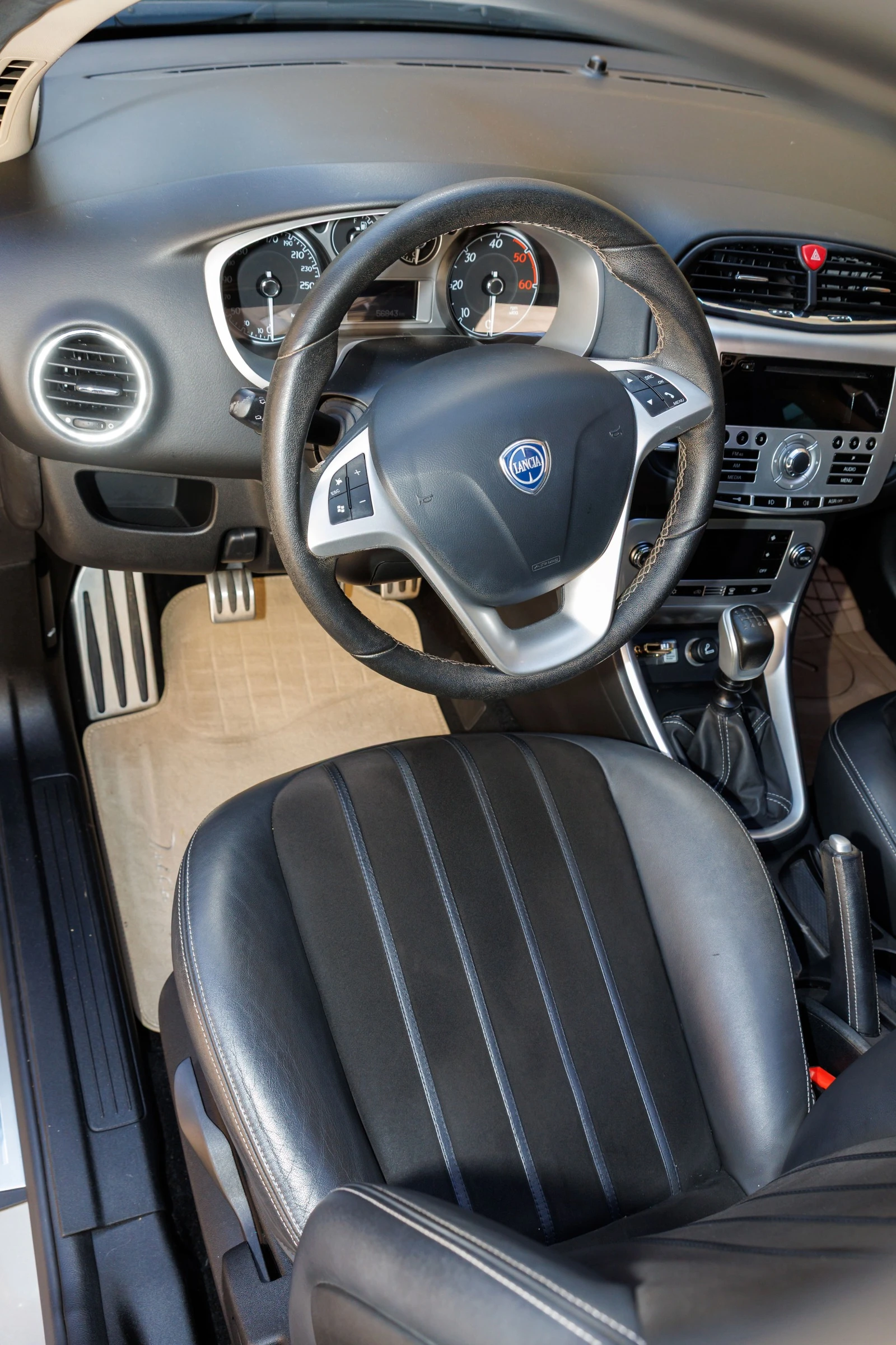 Lancia Delta, снимка 12 - Автомобили и джипове - 54369037