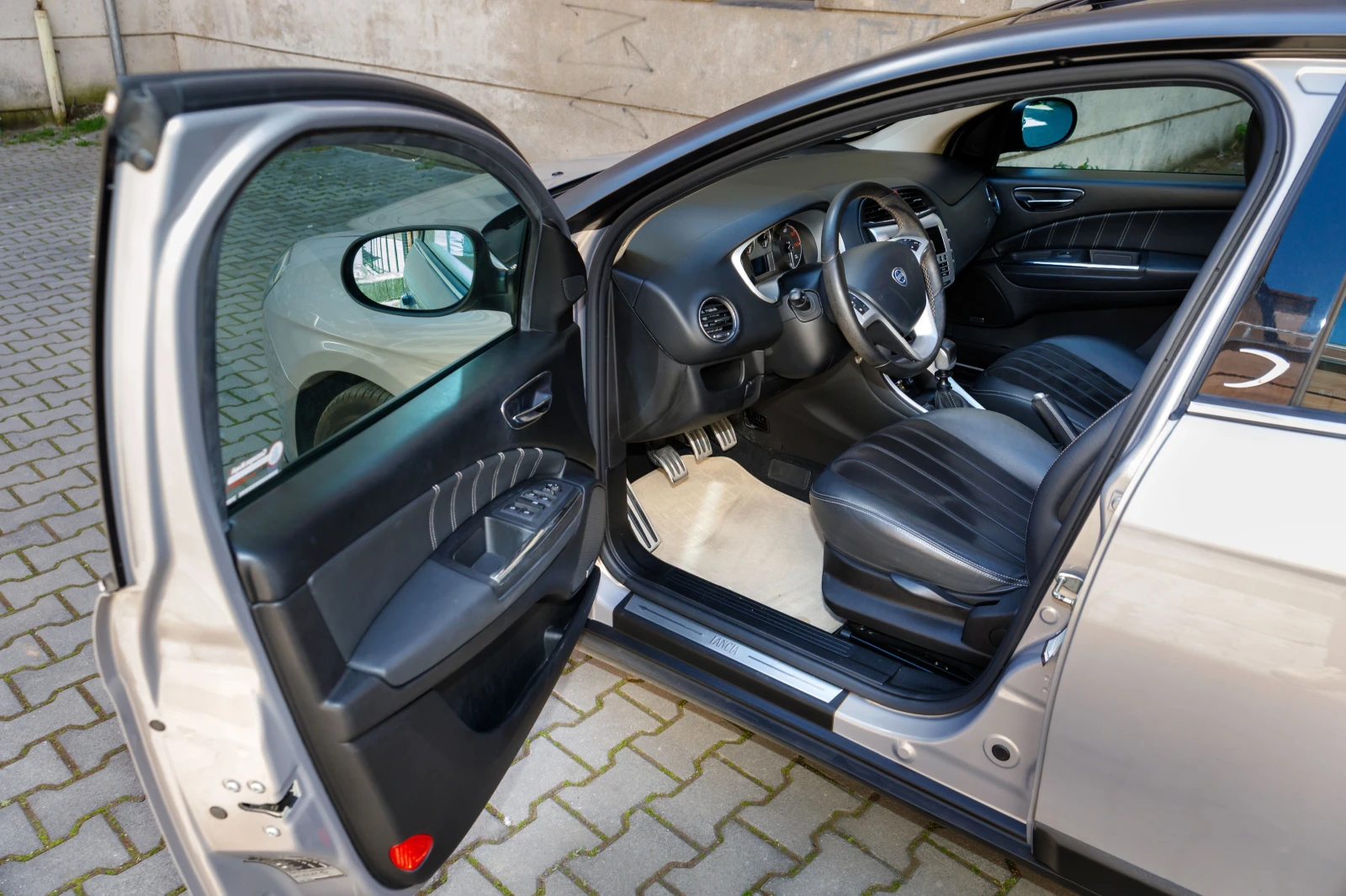 Lancia Delta, снимка 5 - Автомобили и джипове - 54369037