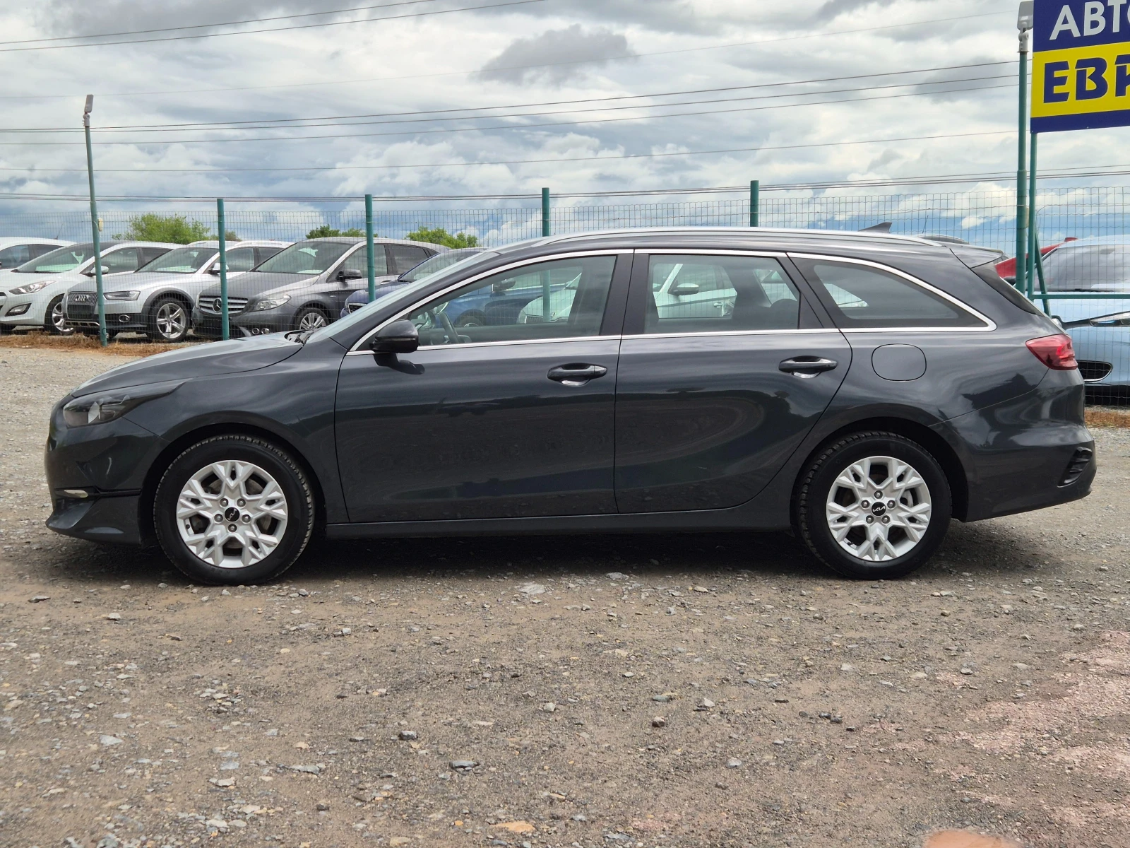 Kia Ceed 1.0i, снимка 2 - Автомобили и джипове - 54644374