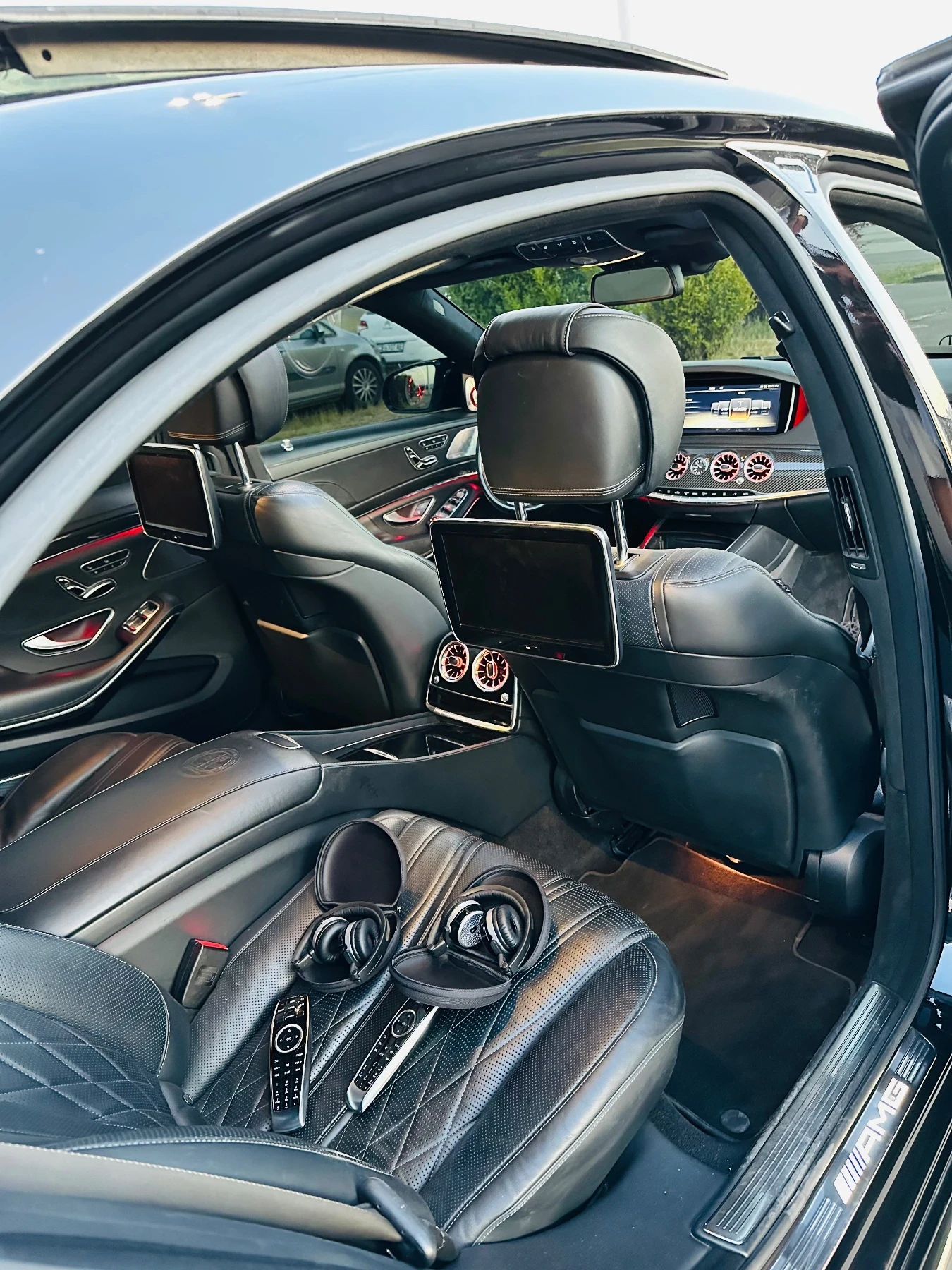Mercedes-Benz S 63 AMG LONG* 4MATIC* CARBON* BURMESTER 3D* PANO* FULL* , снимка 8 - Автомобили и джипове - 54700885