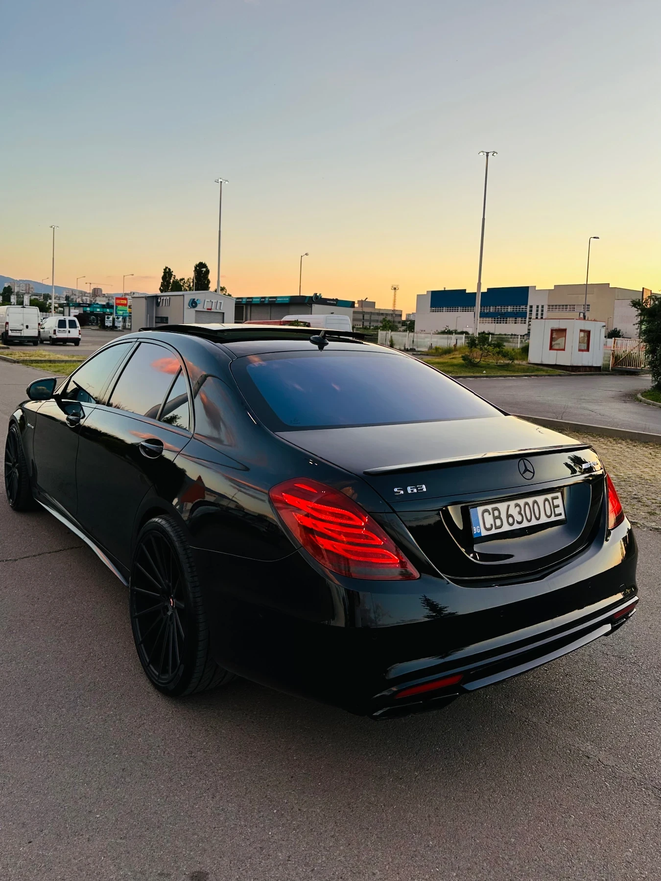 Mercedes-Benz S 63 AMG LONG* 4MATIC* CARBON* BURMESTER 3D* PANO* FULL* , снимка 5 - Автомобили и джипове - 54700885