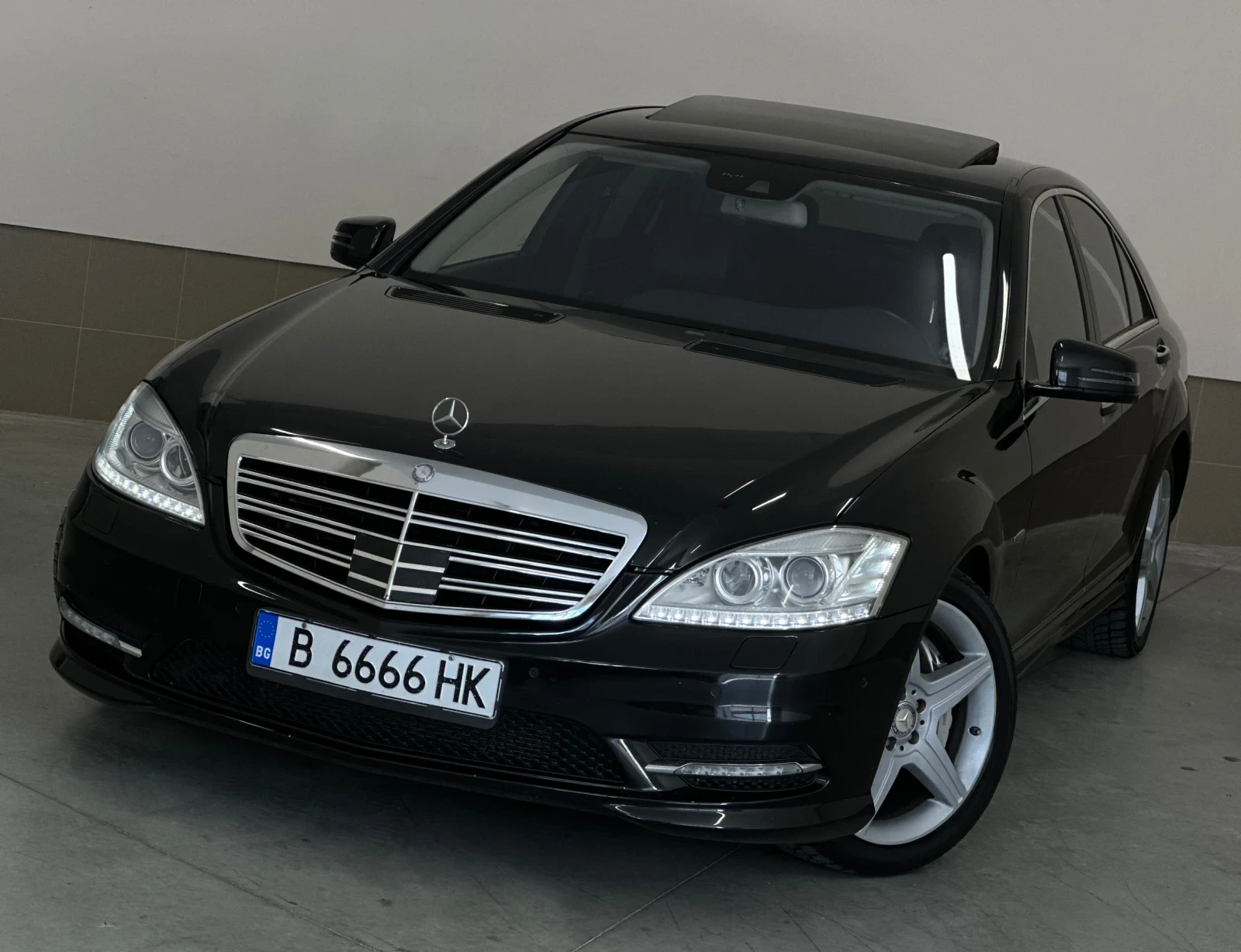 Mercedes-Benz S 500 Facelift AMG| 435к.с V8 Bi-Turbo| Поръчков/FULL, снимка 3 - Автомобили и джипове - 54841002
