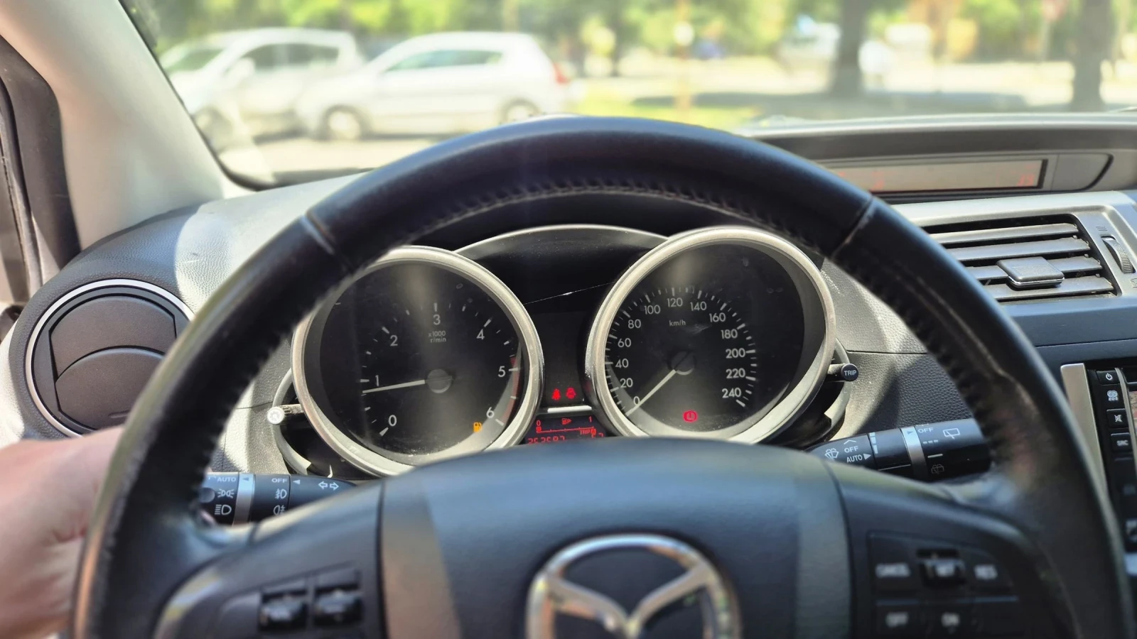 Mazda 5 SPORT 1.6D, снимка 16 - Автомобили и джипове - 54970240