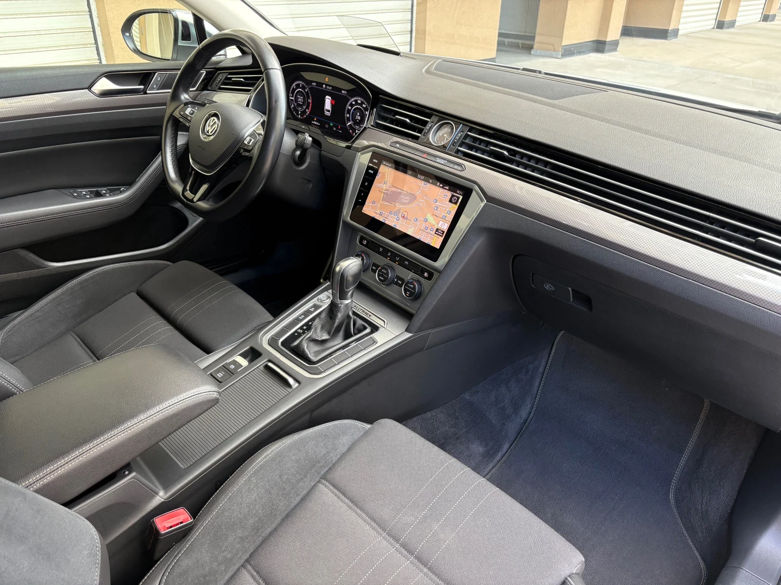 VW Passat Matrix, Digital, HeadUp, Камера, Keyless, Ел.Багаж, снимка 11 - Автомобили и джипове - 55036589