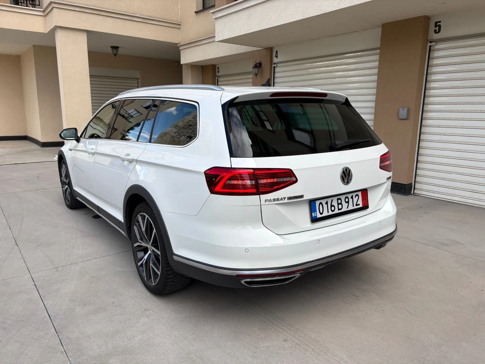 VW Passat Matrix, Digital, HeadUp, Камера, Keyless, Ел.Багаж, снимка 3 - Автомобили и джипове - 55036589