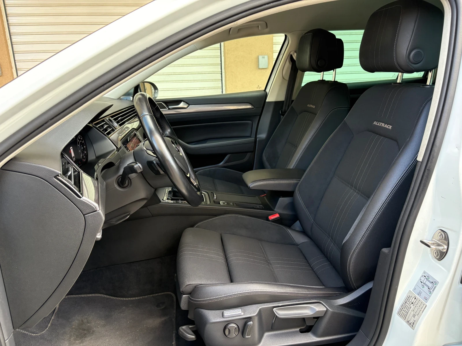 VW Passat Matrix, Digital, HeadUp, Камера, Keyless, Ел.Багаж, снимка 12 - Автомобили и джипове - 55036589