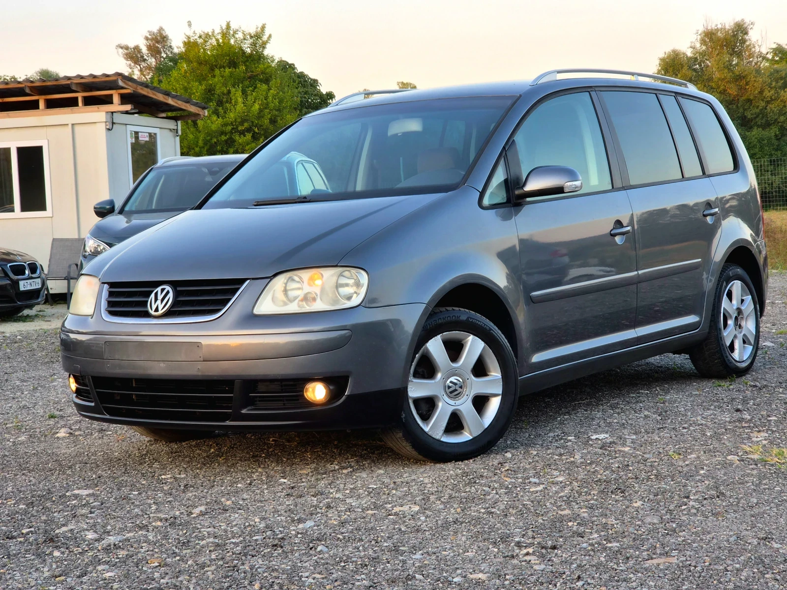 VW Touran 1.9TDI* NAVI* 6ск, снимка 3 - Автомобили и джипове - 55126586