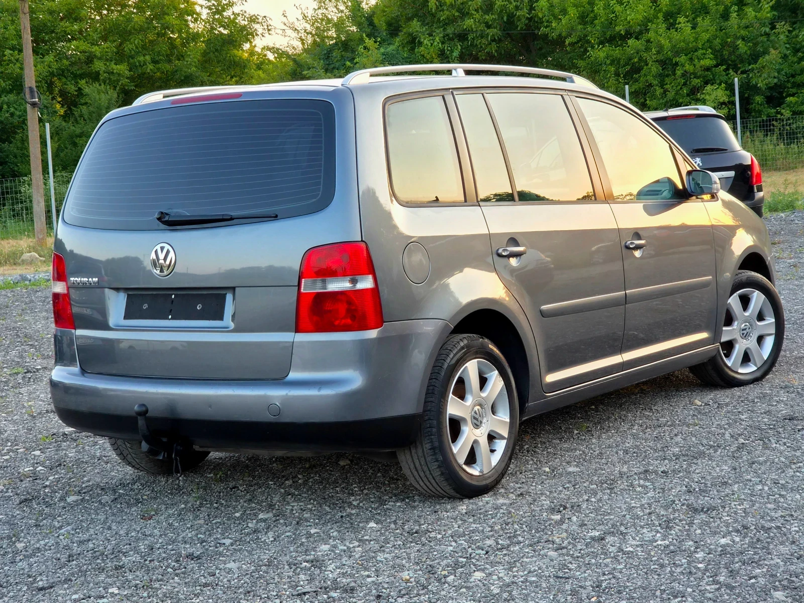 VW Touran 1.9TDI* NAVI* 6ск, снимка 5 - Автомобили и джипове - 55126586