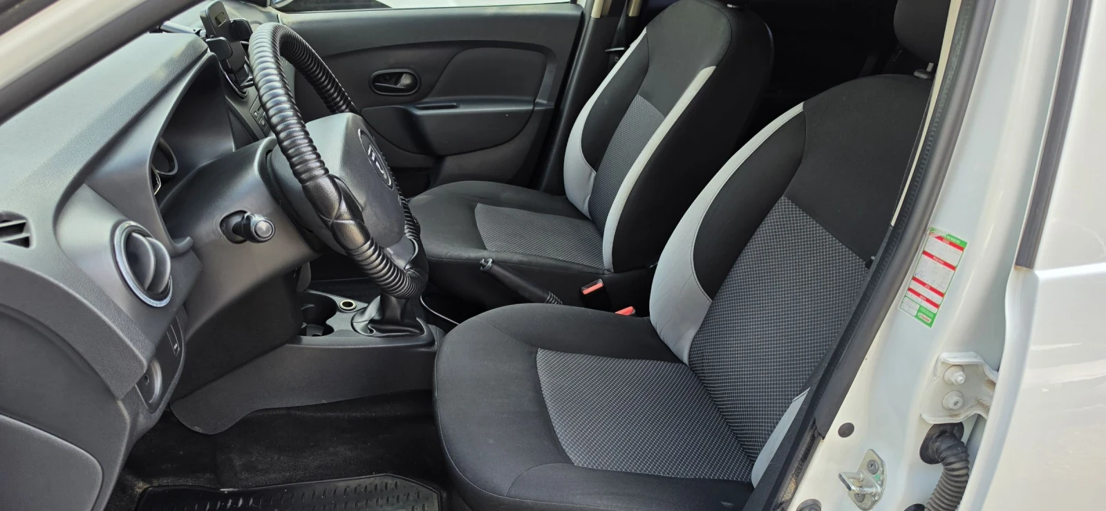 Dacia Sandero 1.5 dci, снимка 7 - Автомобили и джипове - 55314799