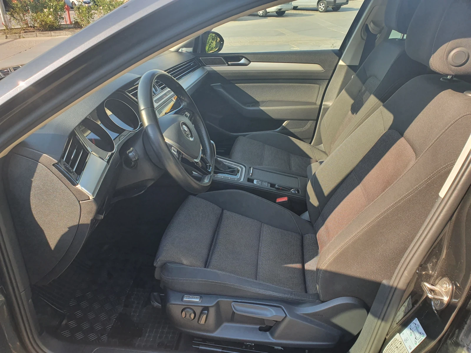 VW Passat, снимка 11 - Автомобили и джипове - 55709552