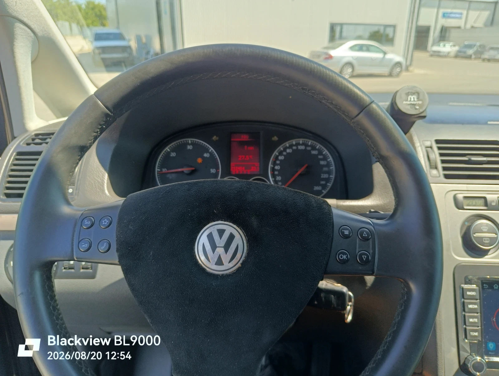 VW Touran 2, 0 TDI, DSG, снимка 16 - Автомобили и джипове - 55774959