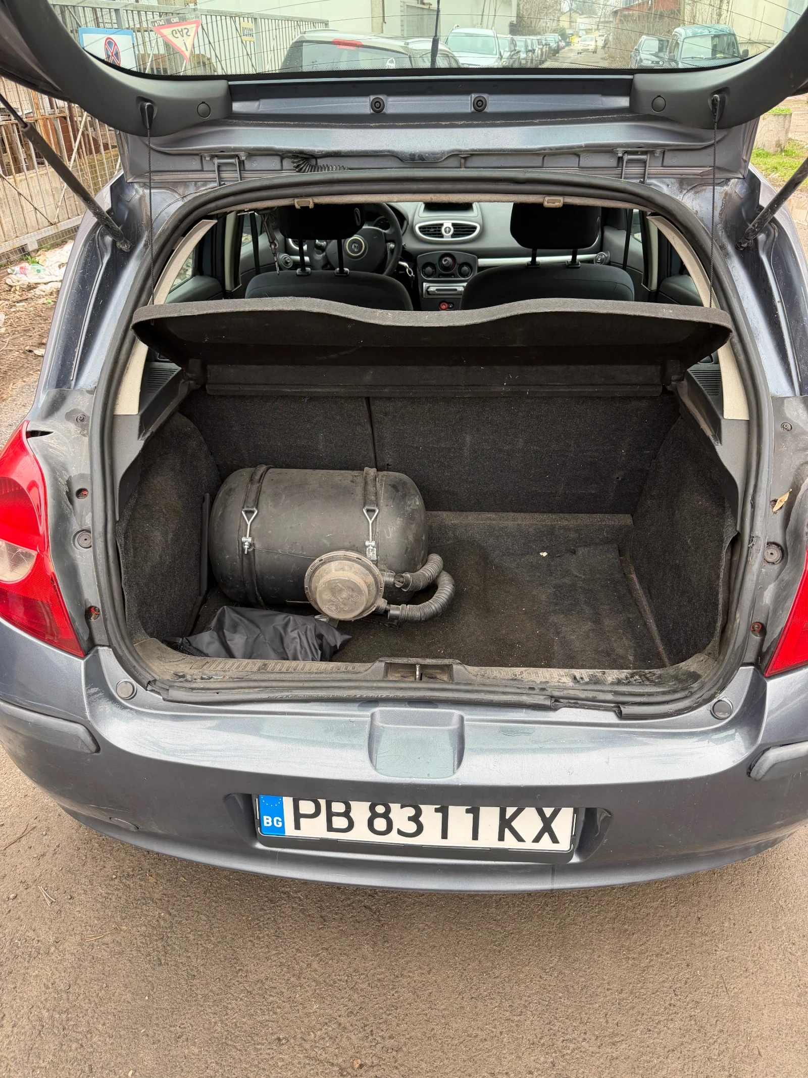 Renault Clio, снимка 10 - Автомобили и джипове - 55968996