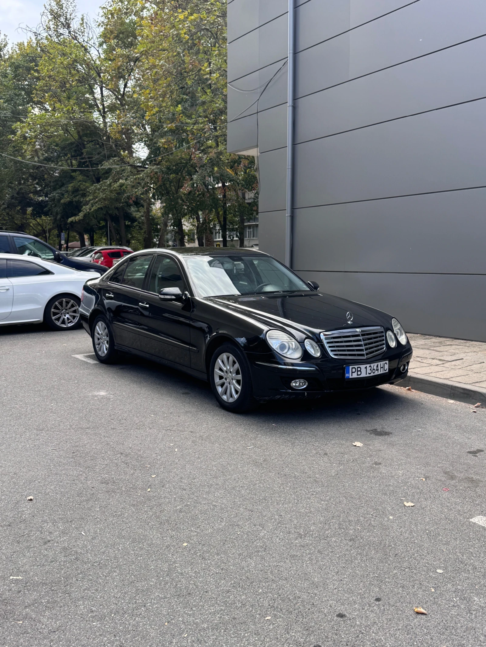 Mercedes-Benz E 220 2.2, снимка 5 - Автомобили и джипове - 56040891