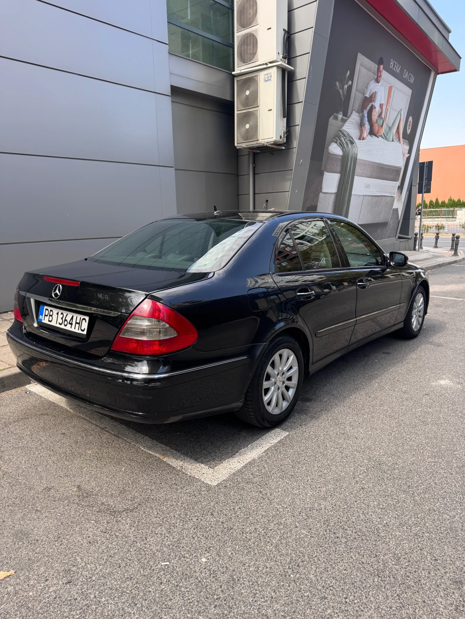 Mercedes-Benz E 220 2.2, снимка 4 - Автомобили и джипове - 56040891