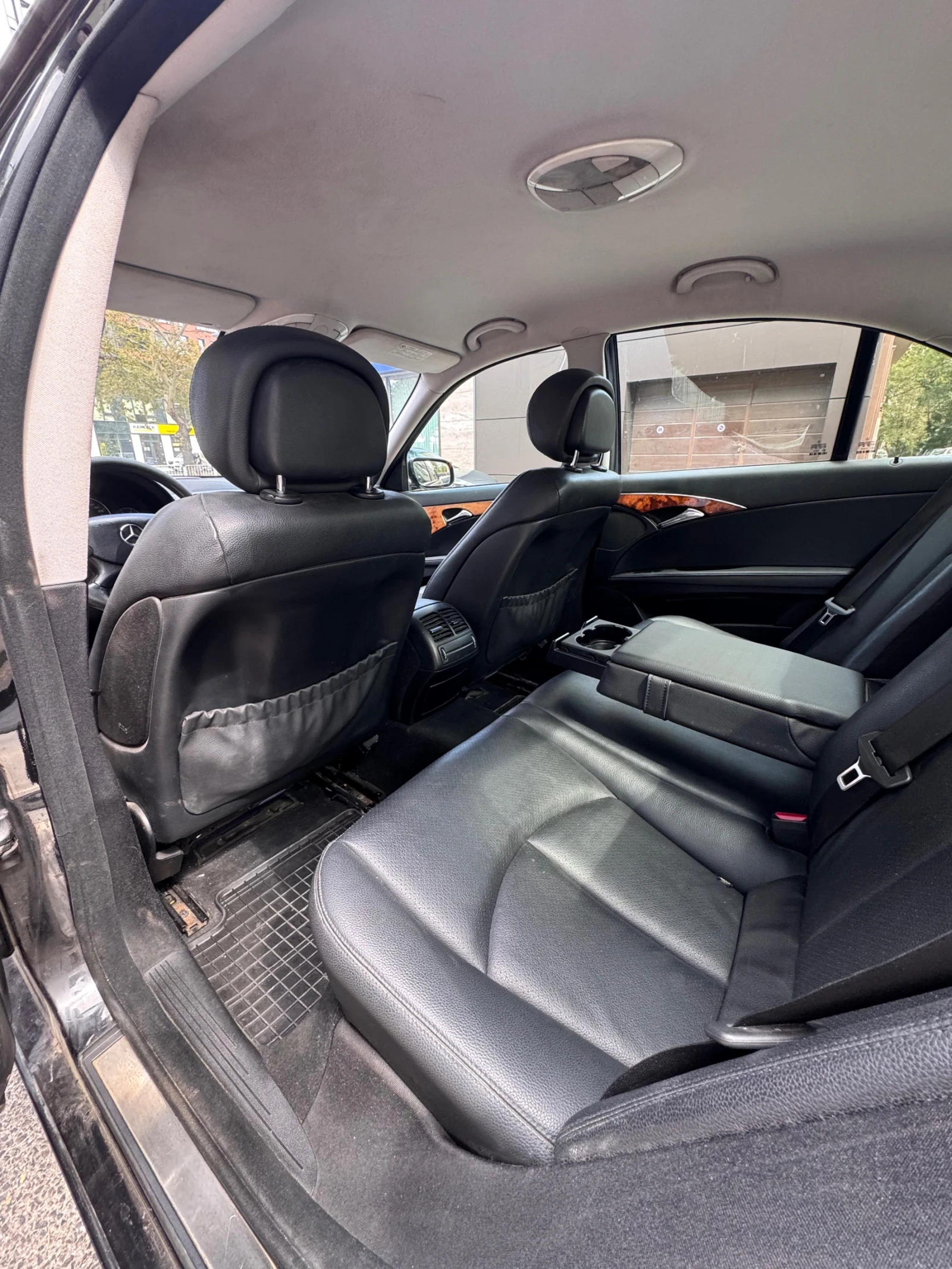 Mercedes-Benz E 220 2.2, снимка 8 - Автомобили и джипове - 56040891