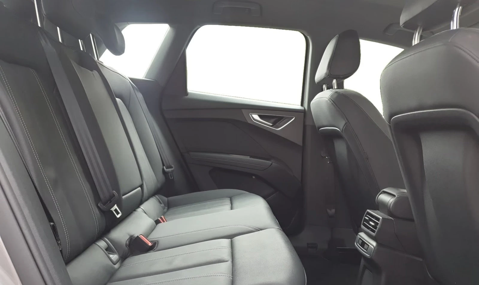 Audi Q4 ETRON 50/299HP/LED/CAM/KLESS/104a | Mobile.bg � ����������� 9
