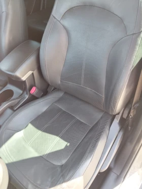 Hyundai IX35 АВТОМАТИК 2.0 184к.с. 4x4 НАВИГАЦИЯ АВТОПИЛОТ, снимка 15