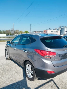 Hyundai IX35 АВТОМАТИК 2.0 184к.с. 4x4 НАВИГАЦИЯ АВТОПИЛОТ, снимка 4