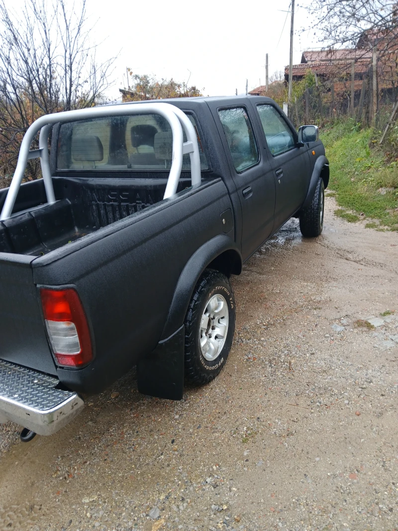 Nissan Navara, снимка 4 - Автомобили и джипове - 47955296