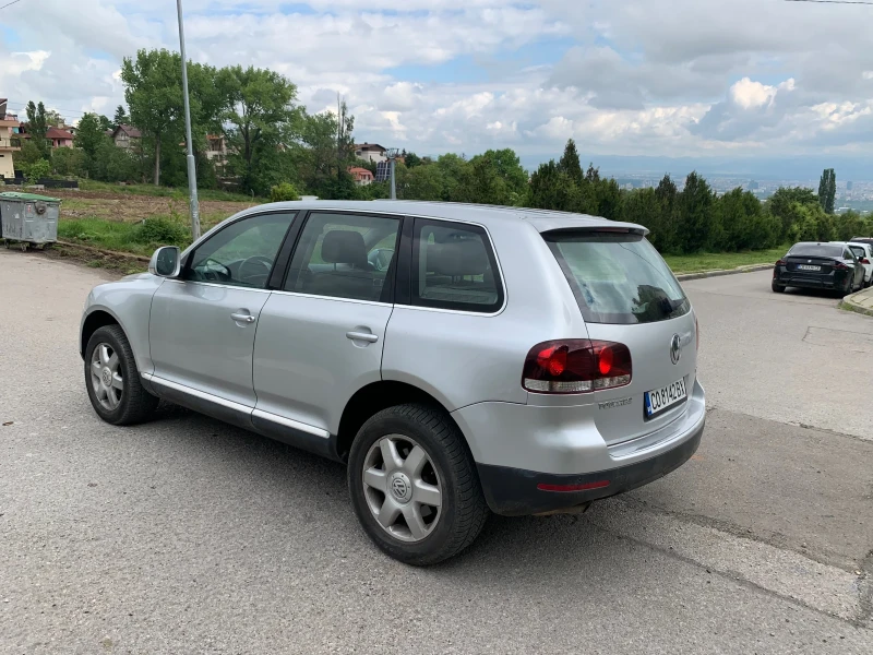 VW Touareg, снимка 2 - Автомобили и джипове - 52776174
