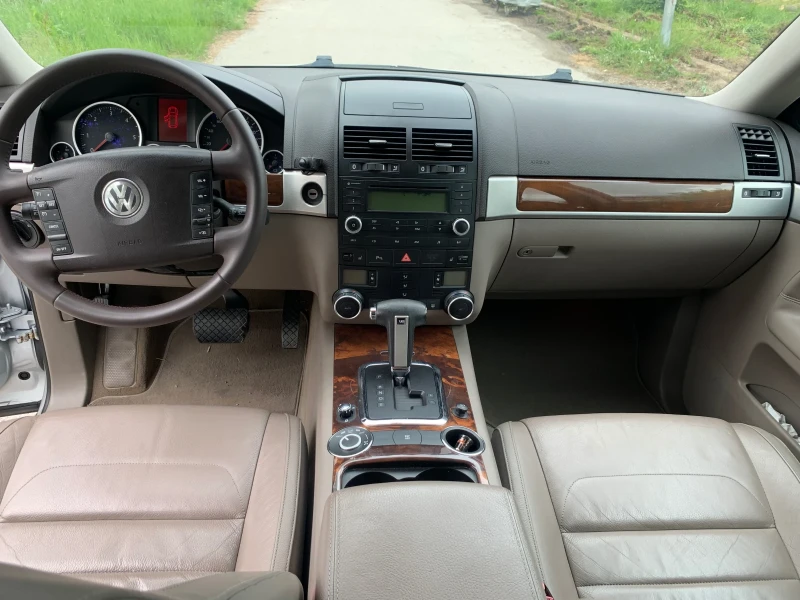 VW Touareg, снимка 12 - Автомобили и джипове - 52776174