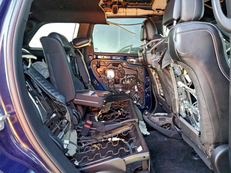 Jeep Grand cherokee SRT-8* 6.4L 475HP* Клип на мотор* CARFAX - изображение 10